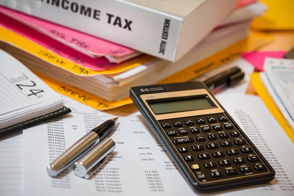 How does income tax work in a bankruptcy? 